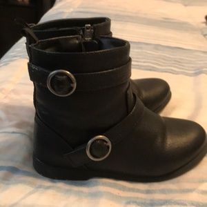 Girls black boots
